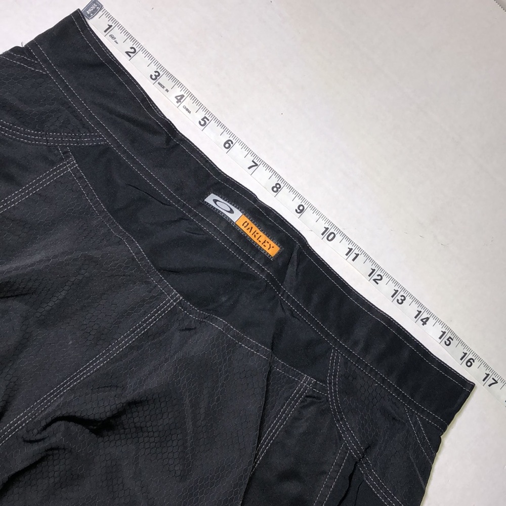 Men’s Oakley Black Board Shorts 34 - Picture 14 of 16